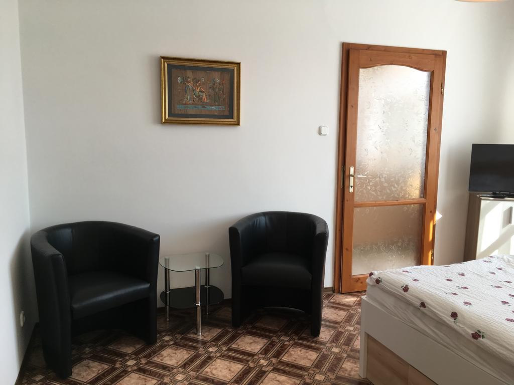 Gitta Apartman Buk Exterior photo